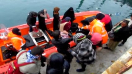 Çeşme'de 61 Sığınmacı Kaçamadan Yakalandı