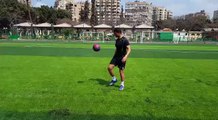 بالفيديو.. شاهد خالد النبوى يستعرض مهاراته فى كرة القدم
