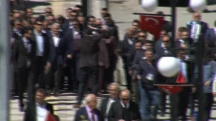 Başbakan Yıldırım: "Chp Meclis'te Kürsüyü İşgal Etti, Milletvekillerini Darp Etti, Her Türlü...