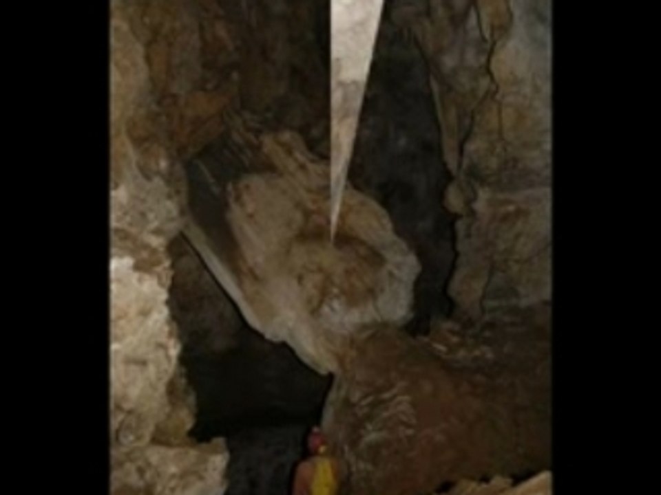 SXINAKAS CAVE CRETA GREECE