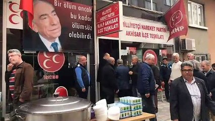 MHP Akhisar İlçe Teşkilatı Başbuğ Alparslan Türkeş'i ölüm yıldönümünün 20.yılında andı