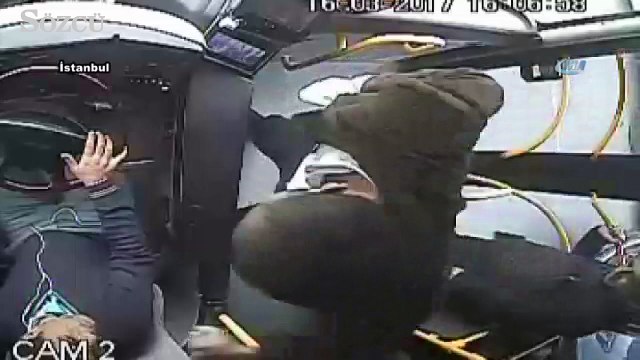 Halk otobüsünde maganda dehşeti kamerada