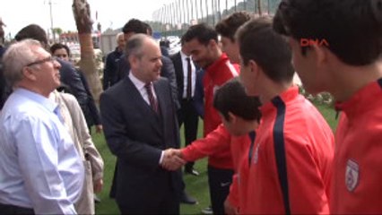 Izmir Bakan Kılıç'tan Istifa Çağrısı