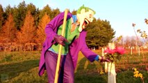 Frozen Elsa CHASED BY SCARY KILLER CLOWN! w_ Spiderman Joker Anna Superman Spidergirl! Superhero Fun-Txml