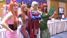 SPIDER-MAN vs HARLEY QUINN vs BATMAN vs SUPERMAN at Comic Con!-XcA