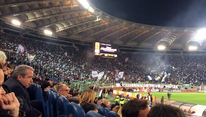 ROMA-LAZIO : GUARDATE CHE SPETTACOLO LA CURVA NORD!