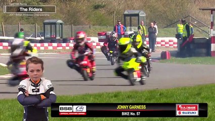 Course de mini motos pour mini pilotes ! monsterbuzz.fr
