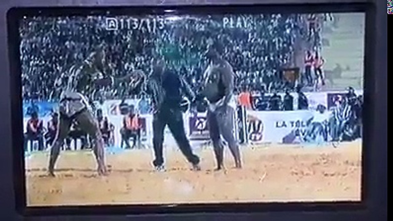 le combat Zoss vs Siteu