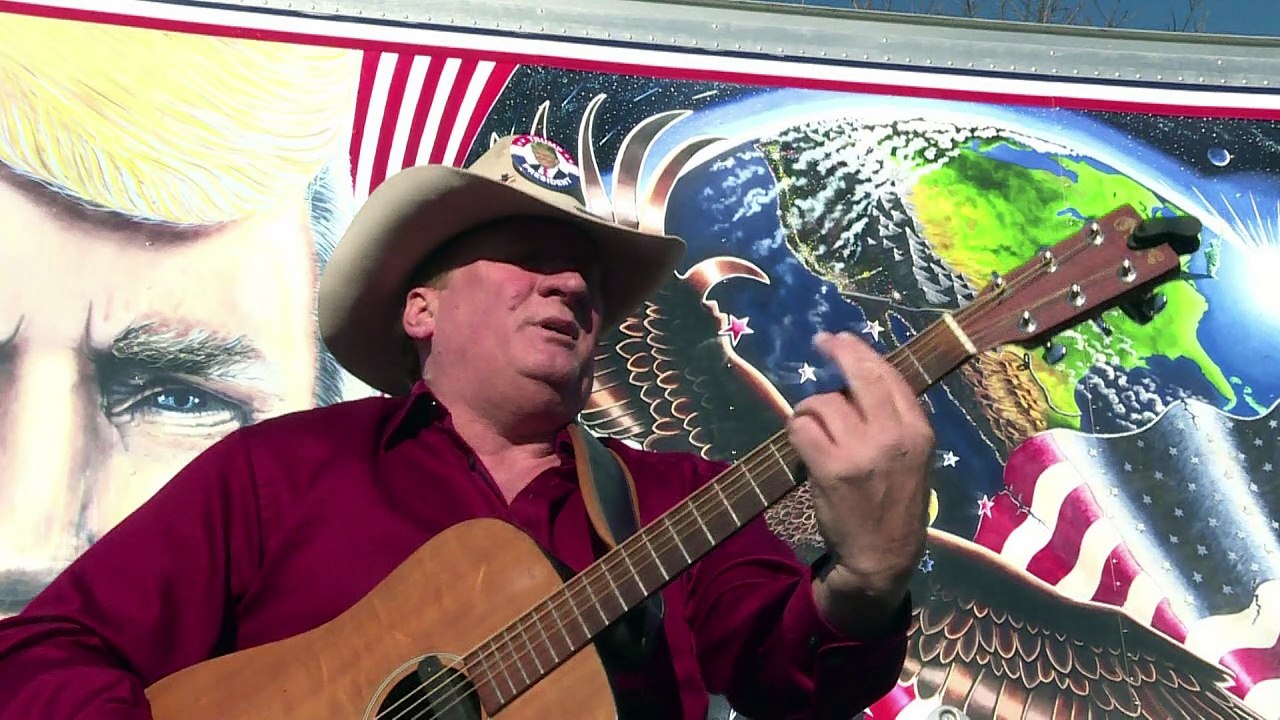 Trump-Troubadour enttäuscht von seinem Helden