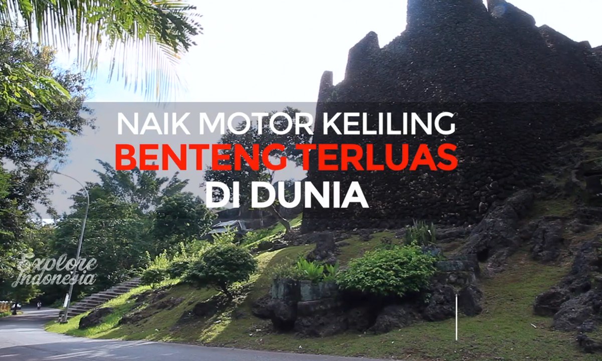 Naik Motor Keliling Benteng Terluas di Dunia