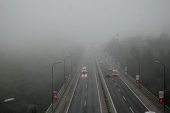 Istanbul Güne Sisle Uyandı