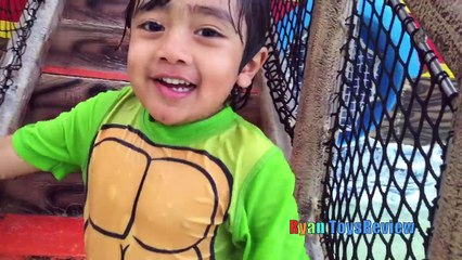HUGE WATERPARK KIDS FUN Video Splash Pad Waterslide Ride Playground Family Amusement Park Ryan
