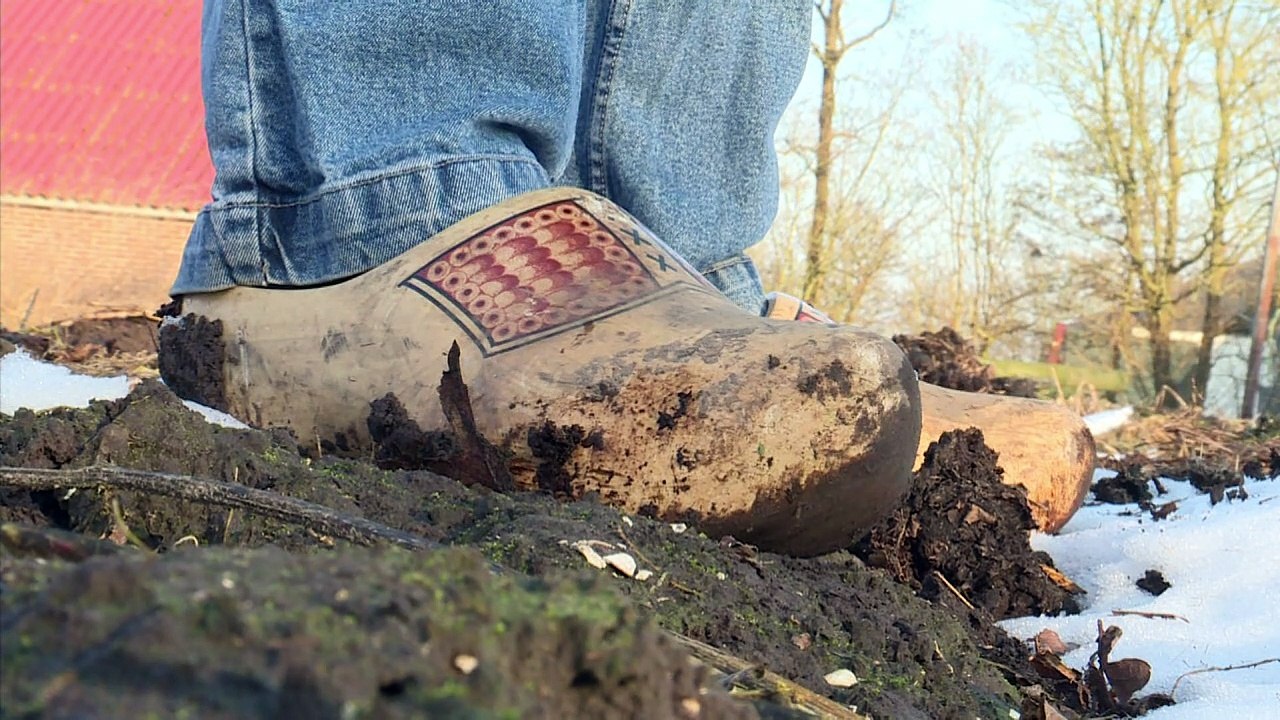 Die letzten Holzschuhmacher der Niederlande