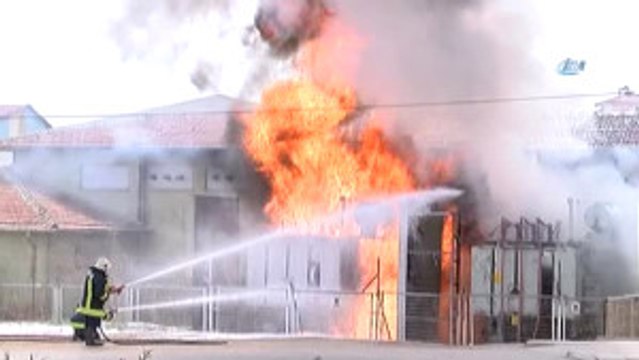 Eskişehir'de Trafo Alev Alev Yandı