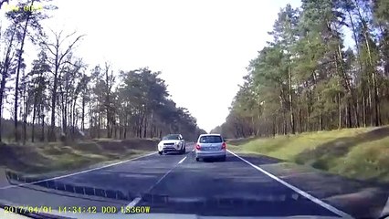 Tarfik kazaları - Dünyanın en şanssız sollaması  (Police Car Crash)