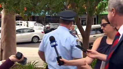 Ce gars bourré n'aurait pas du interrompre ce policier en Interview