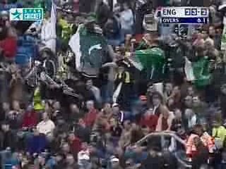 Waqar Younis 7 wickets against England- His best bowling figures_low