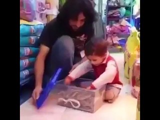 Brave Kid-Play with Snake