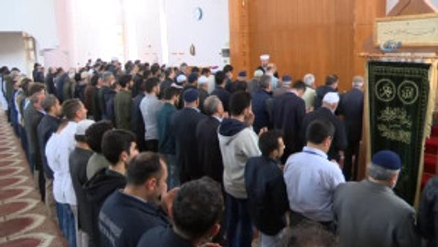 İdlib'te Kimyasal Saldırıda Ölen Siviller İçin Gıyabi Cenaze Namazı Kılındı