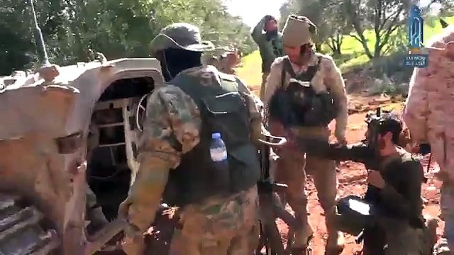 Сирийские повстанцы распространили видео штурма и взятия одного из опорных пунктов асадитов