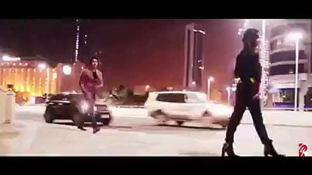 لڑکی کو جاتے لڑکے نے ہاتھ ایسا کیا دیا کہ پٹائی ہو گئی