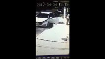 Carro é assaltado na porta de creche em Vila Velha