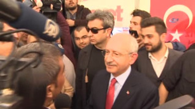 Kılıçdaroğlu, Evet Çadırını Ziyaret Etti
