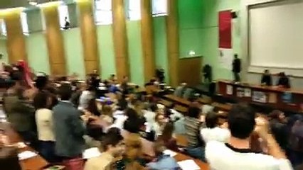 Des étudiants français empêchent une diplomate israélienne de s'xprimer