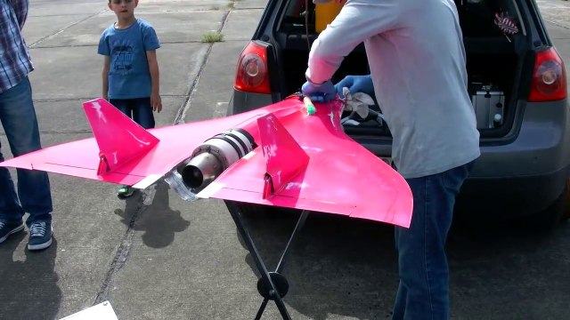 744 KMH 462 MPH THE WORLD´S FASTEST RC MODEL TURBINE JET GUINNESS NEW WORLD RECORD 2016