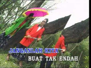 M. Shariff & The Zurah - Boria Hari Raya [Official Music Video]