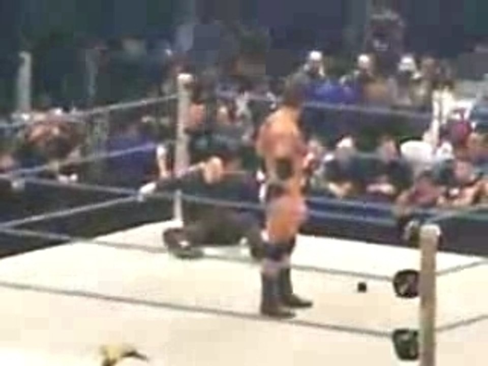 WWF-Batista_juega_sucio(WzbMFr1Vo9I)