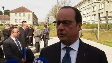 Hollande sur l'attaque chimique en Syrie : "Envoyer des bonbonnes de gaz sur des populations, c'est un crime de guerre"