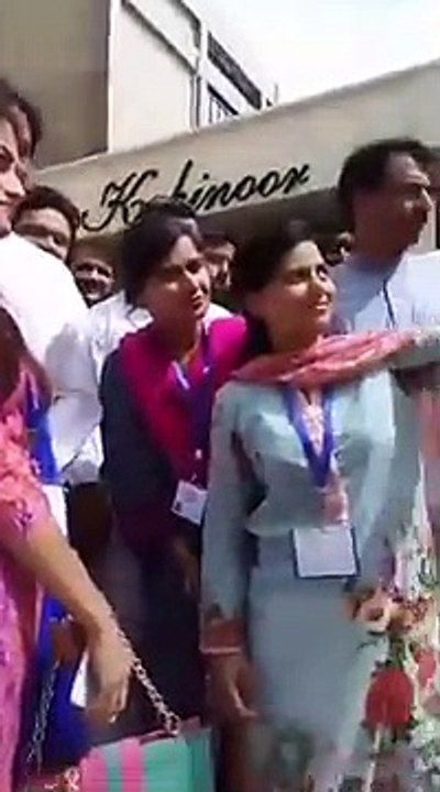 Teachers taking selfies with Imran Khan and giving respect to IK