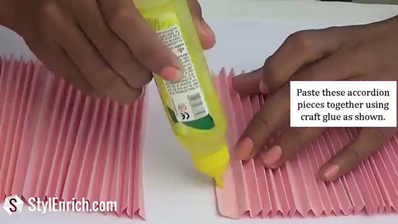 DIY Paper Basket _ How to Make Easy Accordion Paper Basket for Chocolates _ Christmas Gift Basket