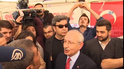 Kılıçdaroğlu, Evet Çadırını Ziyaret Etti