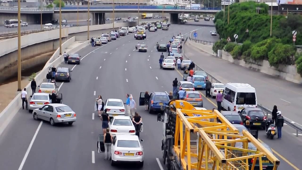 Tel Aviv - siren in memory of victims