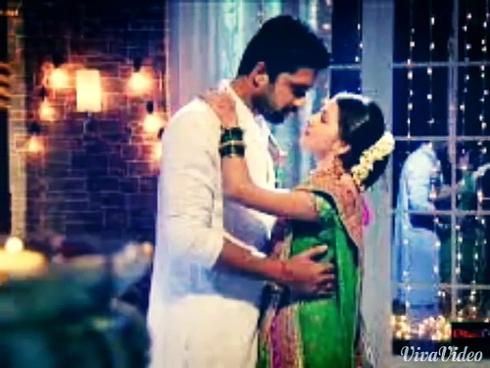 Astha ve Shlok - romantik sahneler 1