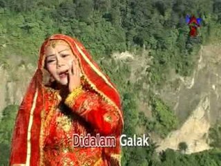 Elvia - Nan Tampek Hati Jarang Basuo [Official Music Video]