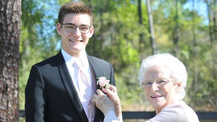 This Teen Took His 93-Year-Old Grandma To His Junior Prom