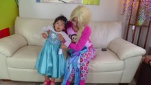 Birthday cake Disaster! w_ Snow White, Rapunzel Baby, Frozen elsa, KFC-VIHWzJ