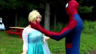 Frozen Elsa & Spiderman vs Genie! w_ Pink Spidergirl, Joker, Maleficent, Princess Anna & Giant Candy-Y0Z