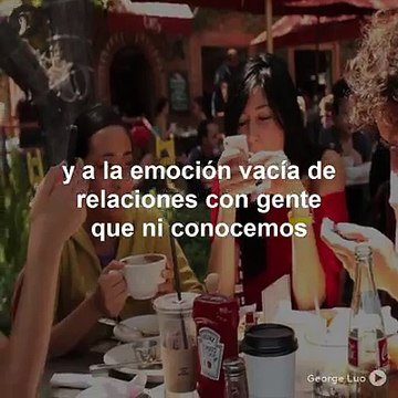 LA ADICCIÓN AL CELULAR Y A LAS REDES SOCIALES NOS ESTÁN VOLVIENDO IDIOTAS