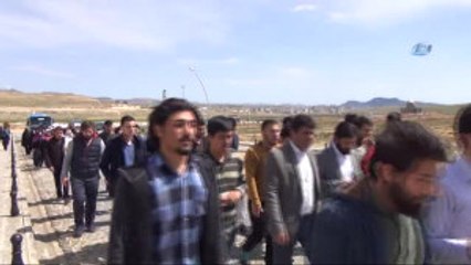 Üniversiteli Öğrenciler İdlib'teki Katliamı Kınadı