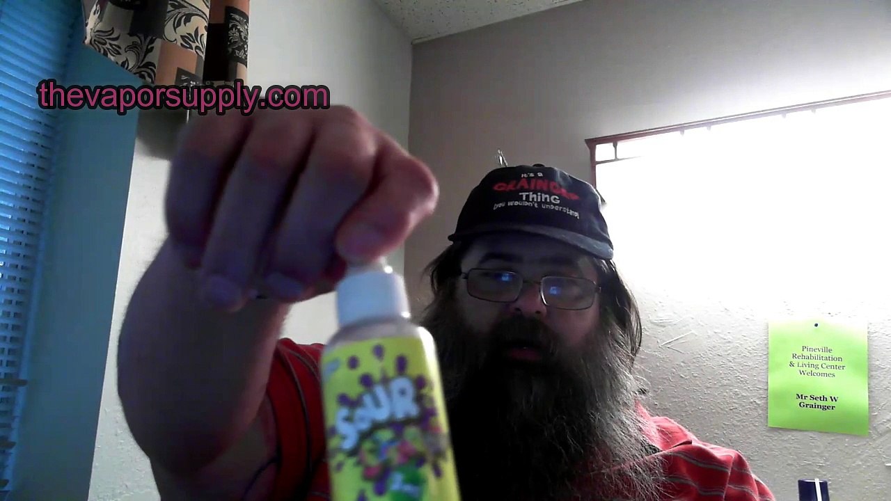 SOUR STRAPZ GREEN APPLE and CANDY KING - SOUR WORMS E-LIQUID Review