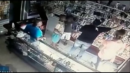 Watchful Seller Prevents Theft