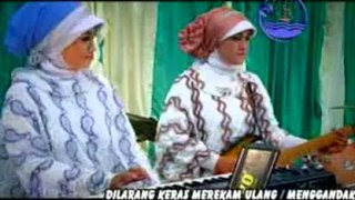 Dwi Ratna & Agung - Kemesraan [Official Music Video]