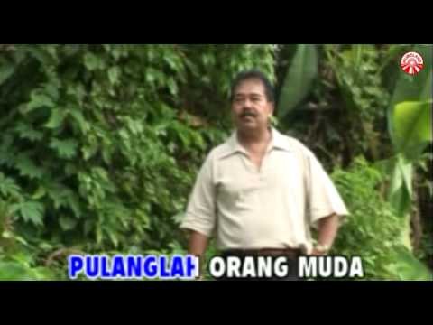 Hang Mokhtar - Pulanglah Ke Desa Tercinta [Official Music Video]