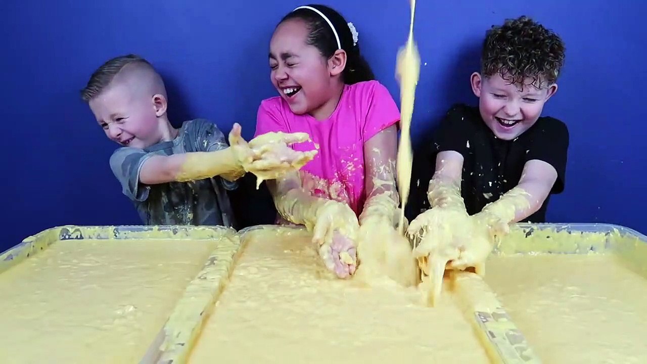 Kids vs Food! Super Gross Toy Challenge - CUSTARD! Shopkins - Num Noms - Hot Wheels Prizes-3sf