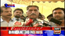 Khursheed Shah resents 'unprofessional' teachers in Sukkur
