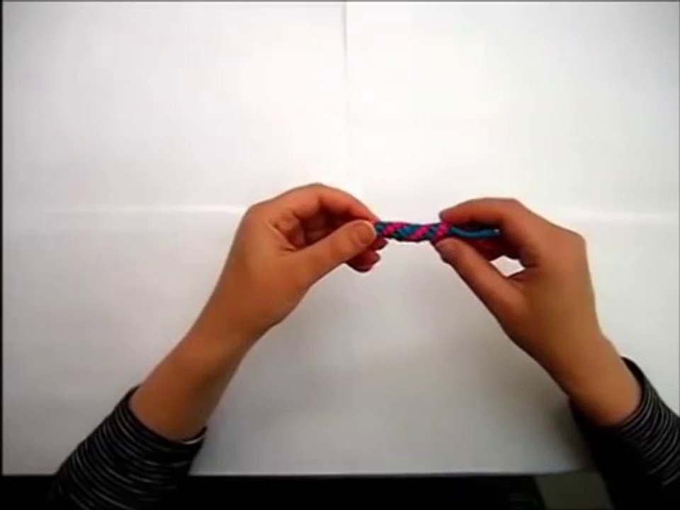Scoubidou Anleitung einfach - Runde Knoten - Bänder Basteln _ flechten-MHjud3DT